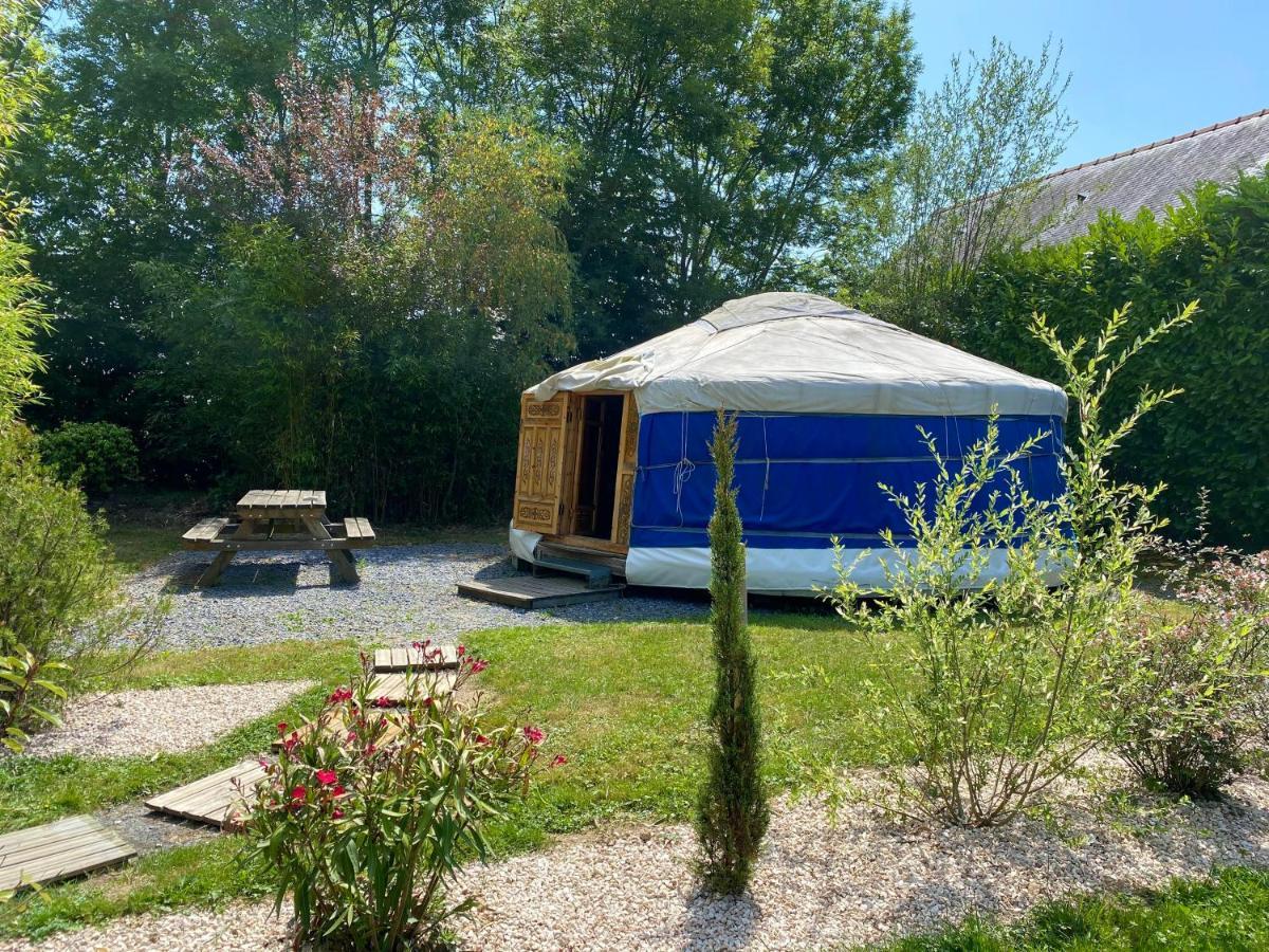 Bed and Breakfast Les Yourtes Du Bearn - Domaine Des Deux Clos Pontiacq-Viellepinte Zewnętrze zdjęcie